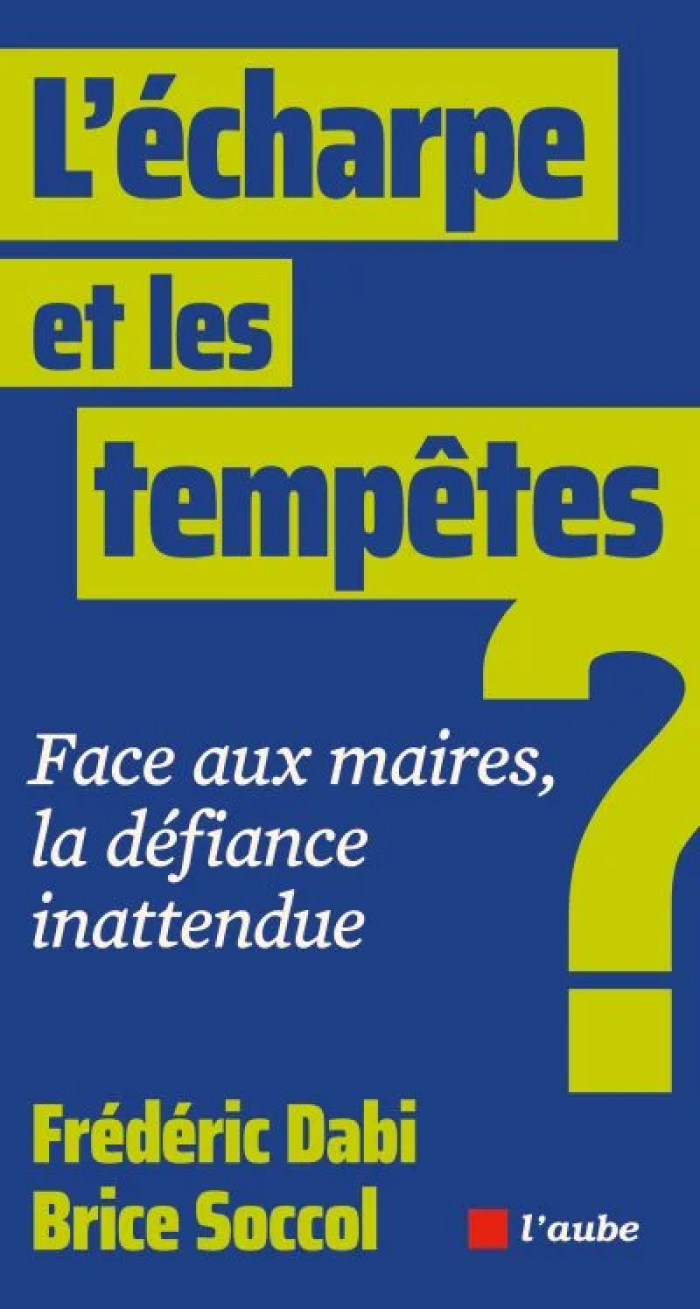 Couverture du livre L'écharpe et les tempêtes